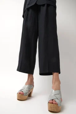 No.6 Store Basket Clog on Platform in Dove Patent