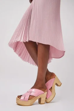 No.6 Store Basket Clog on Platform in Pink Patent