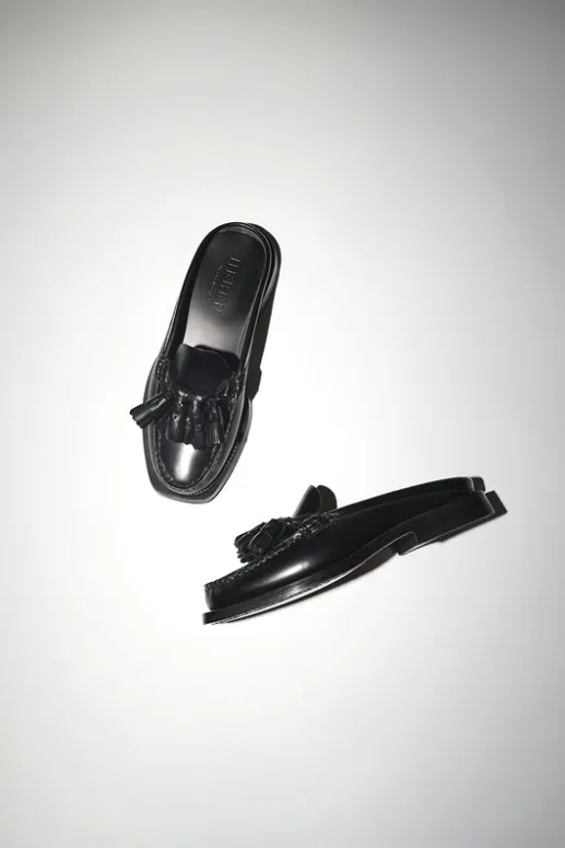 No.6 Store Cairel in Black