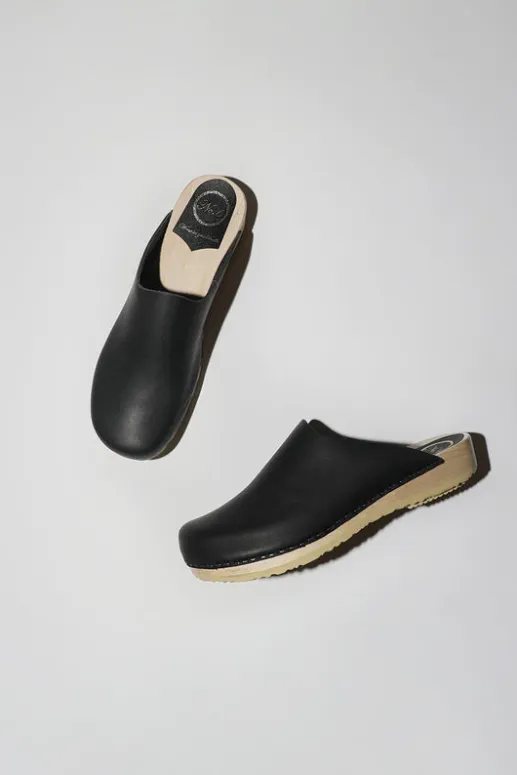 No.6 Store Contour Clog on Flat Base in Black
