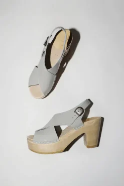 No.6 Store Crossover Clog on Platform in Dove Patent