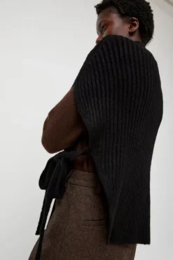 No.6 Store Neck Warmer in Black