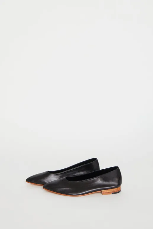 No.6 Store Party Flat in Black