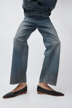 No.6 Store Party Flat in Black