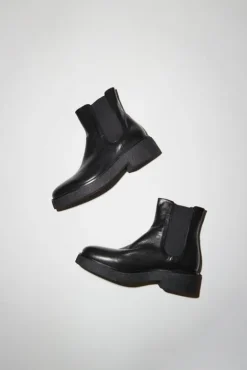 No.6 Store Pull on Crepe Sole Boot in Nero