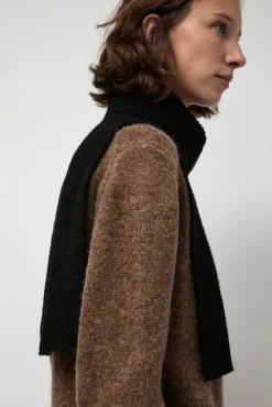 No.6 Store Raw Collar in Black